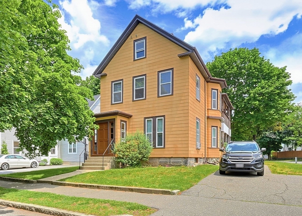 9 Elm St Property Photo 1