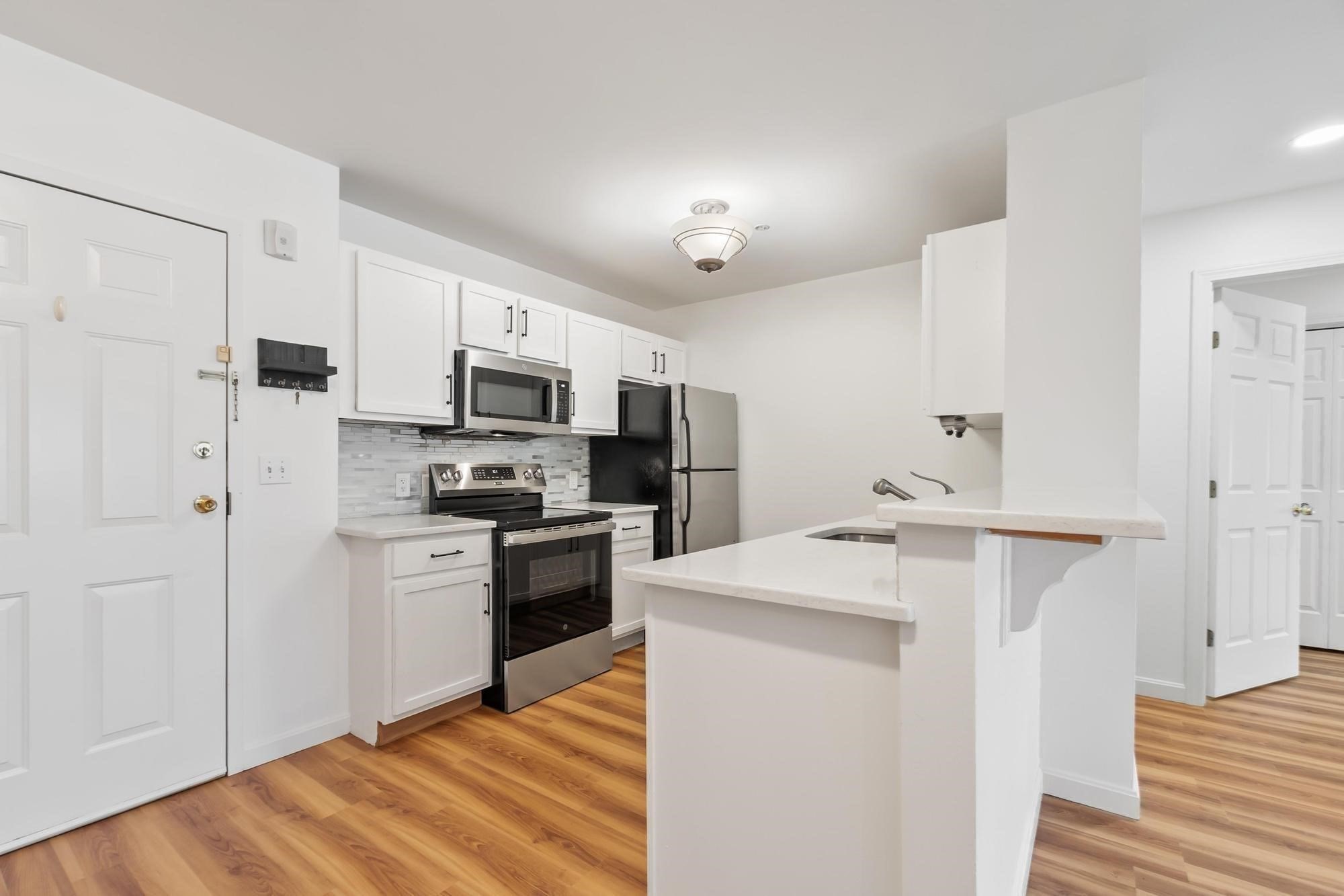 75 Walnut St # 302 Property Photo 6