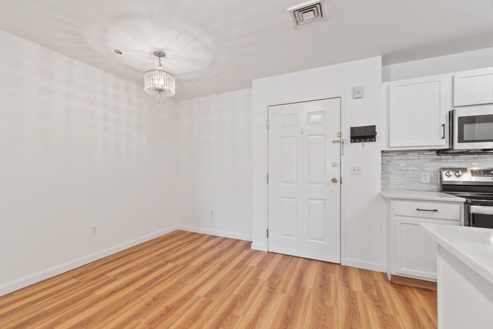 75 Walnut St # 302 Property Photo 11