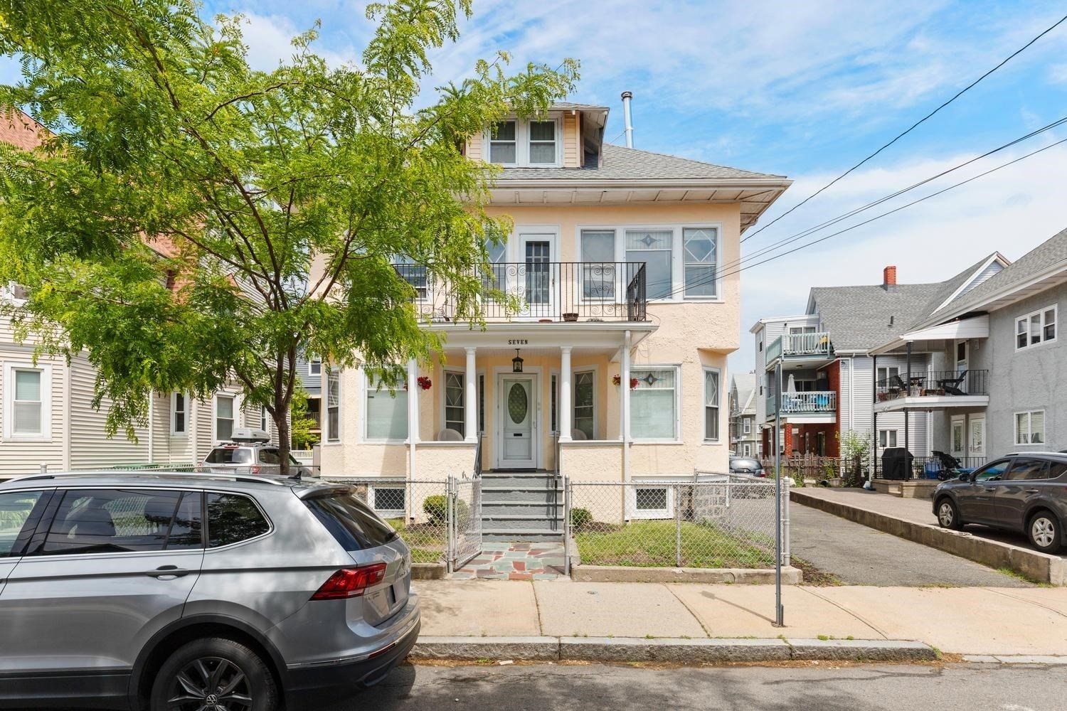 7 Yale St Property Photo 2