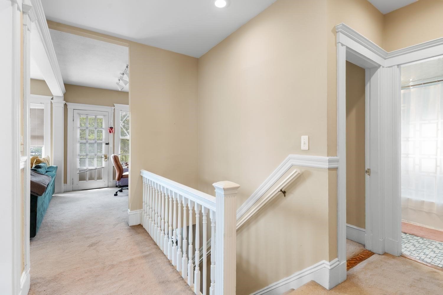 7 Yale St Property Photo 5