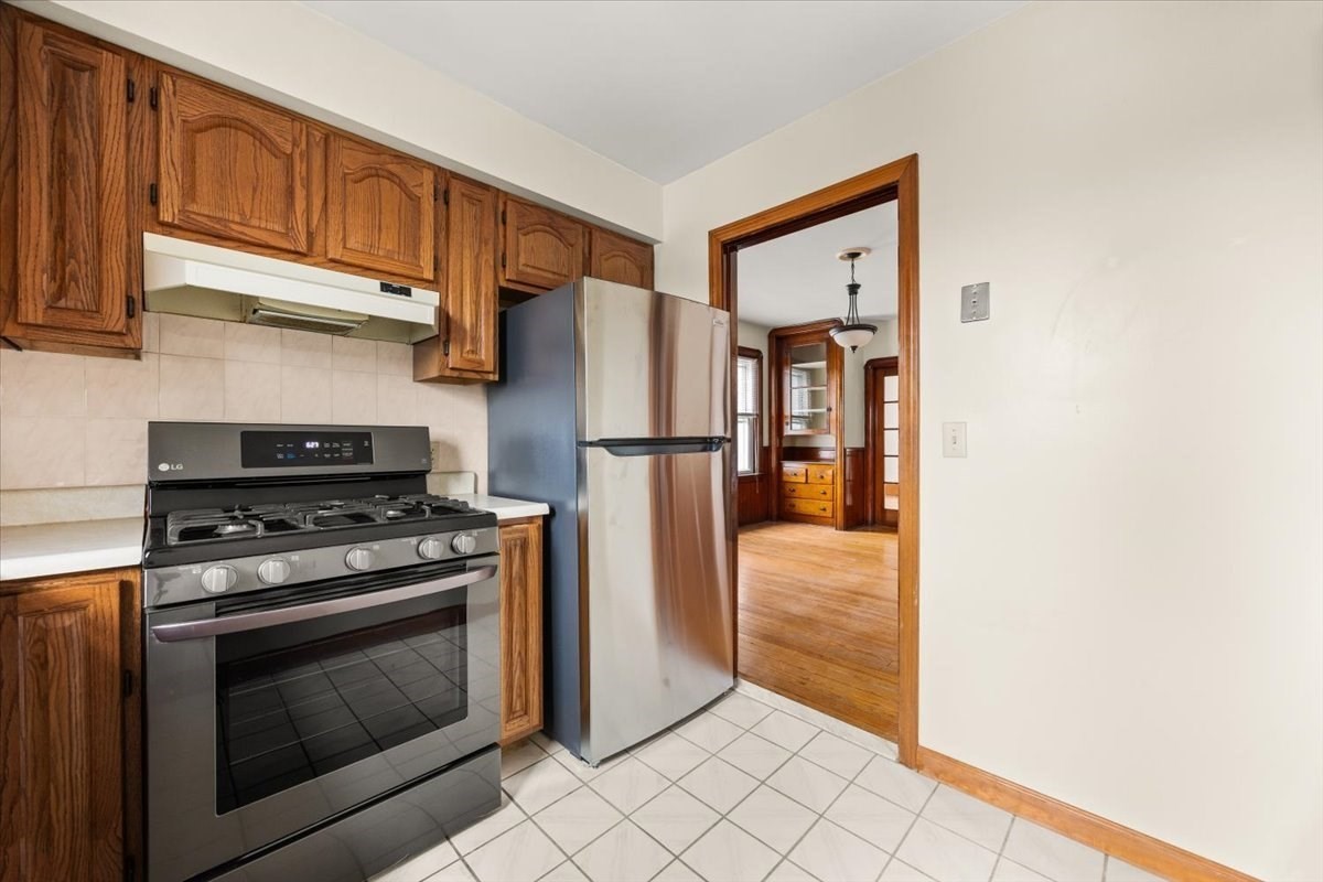 576 Slade St # 2 Property Photo 7