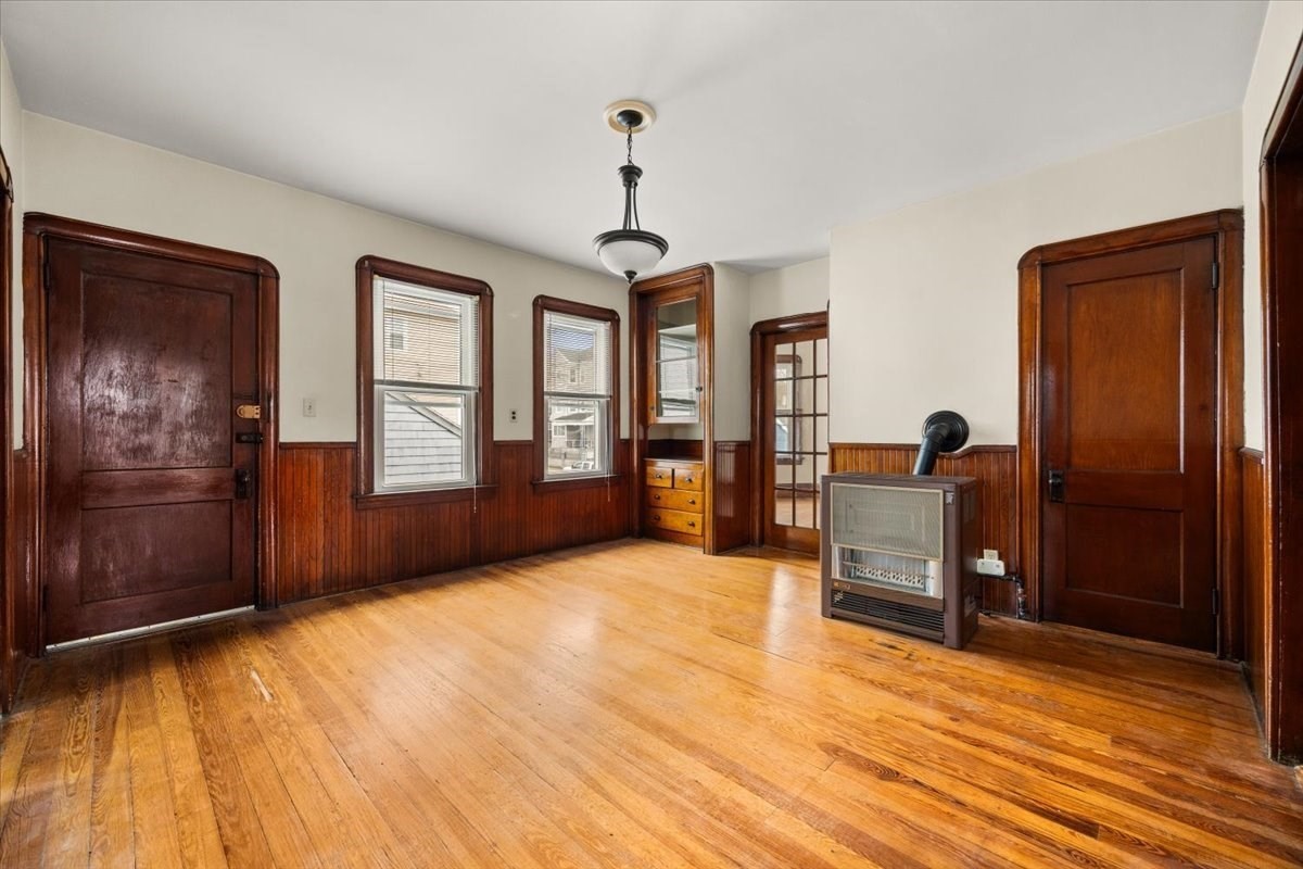 576 Slade St # 2 Property Photo 8