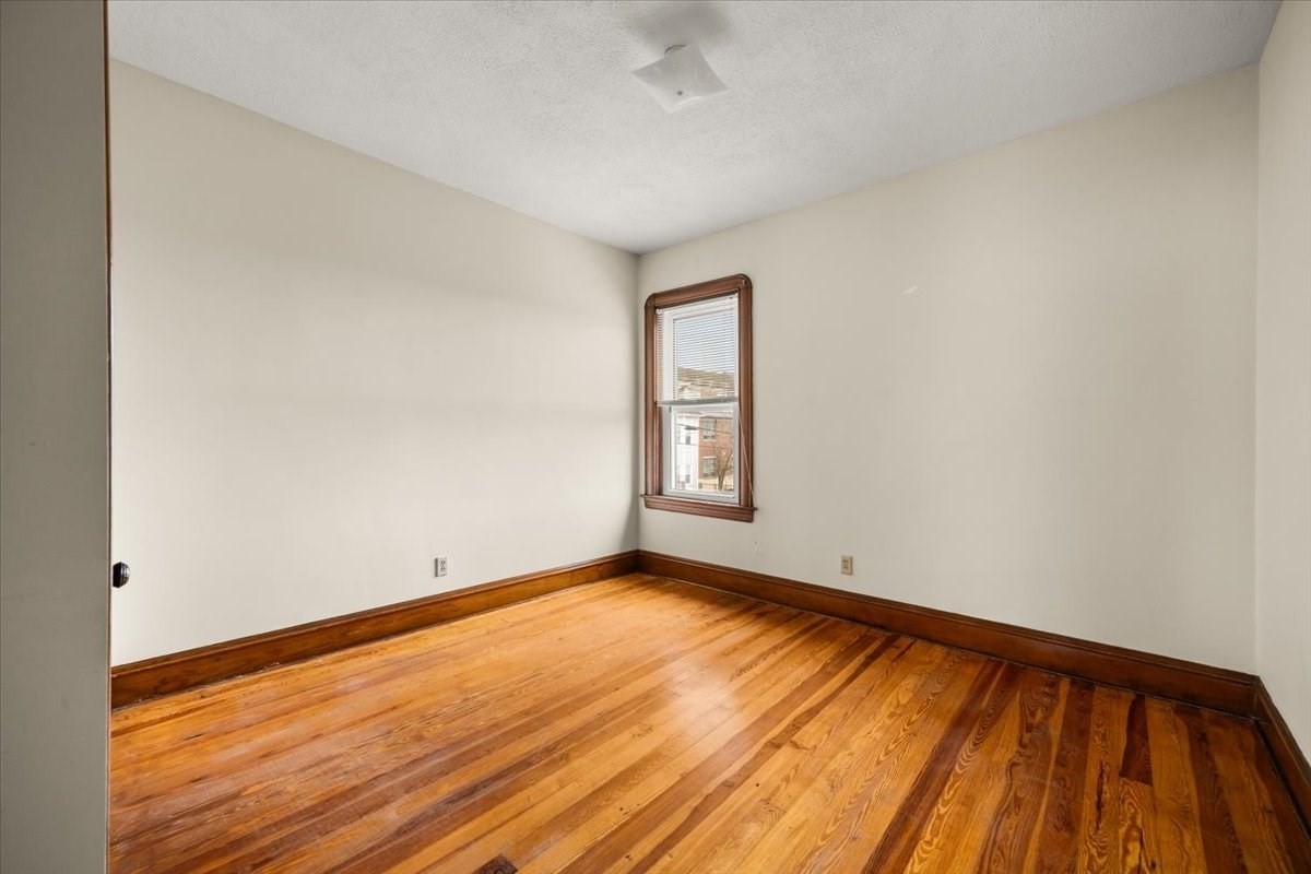 576 Slade St # 2 Property Photo 24