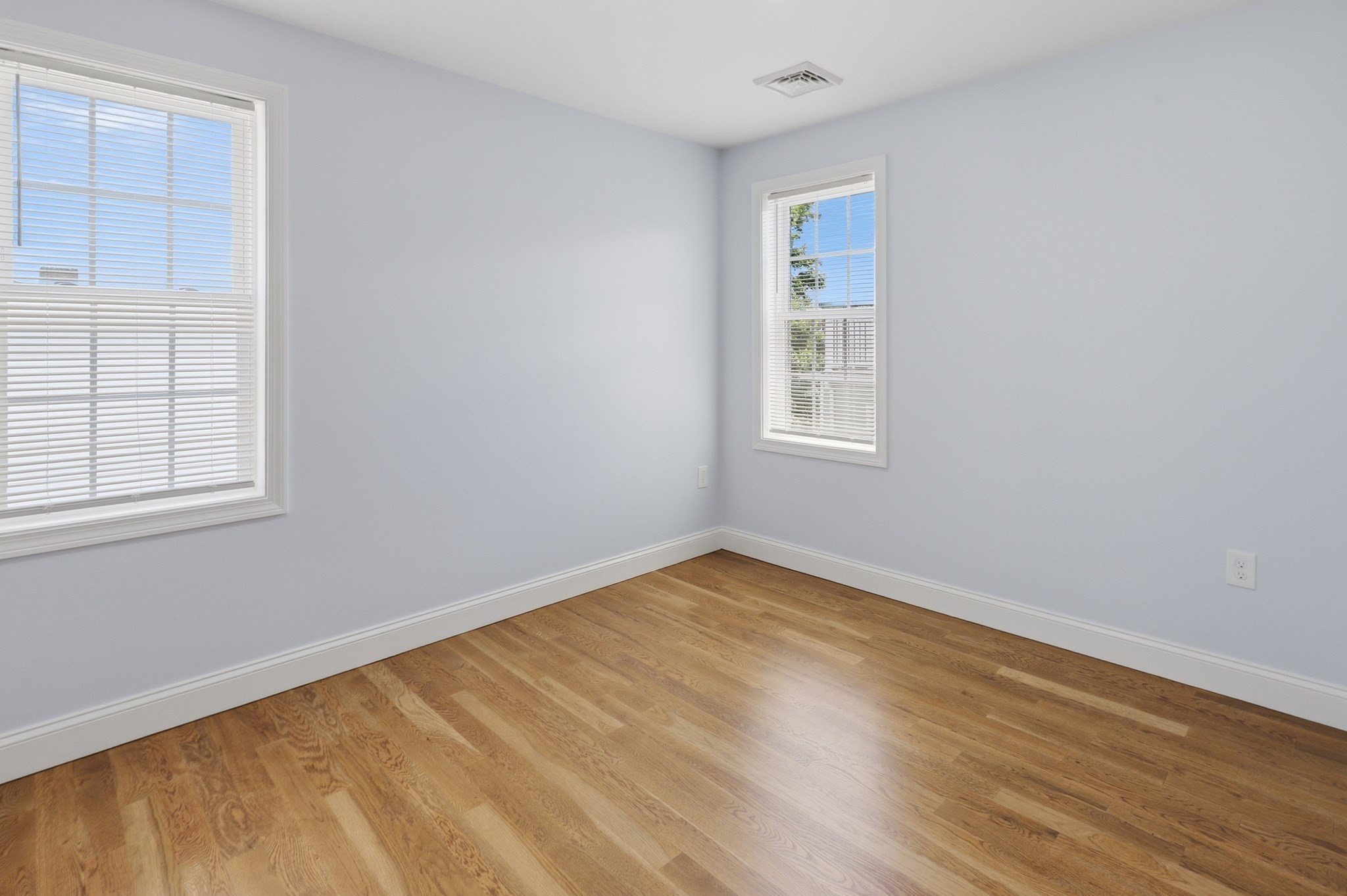 489 Spring Property Photo 34