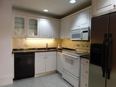482 Beacon St # 11 Property Photo 5