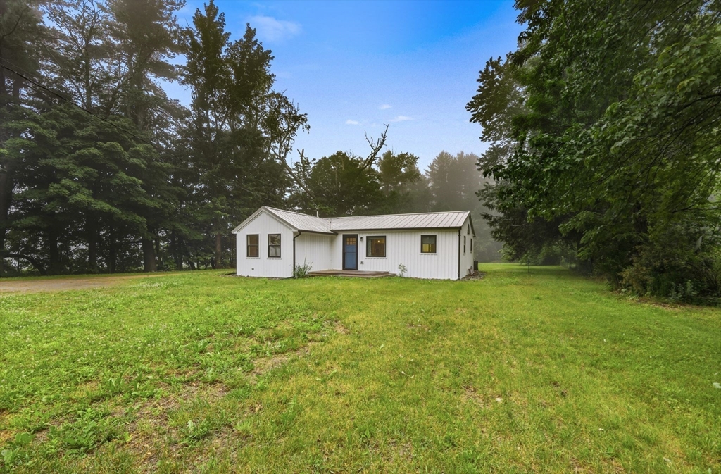 383 Huntington Rd Property Photo 4