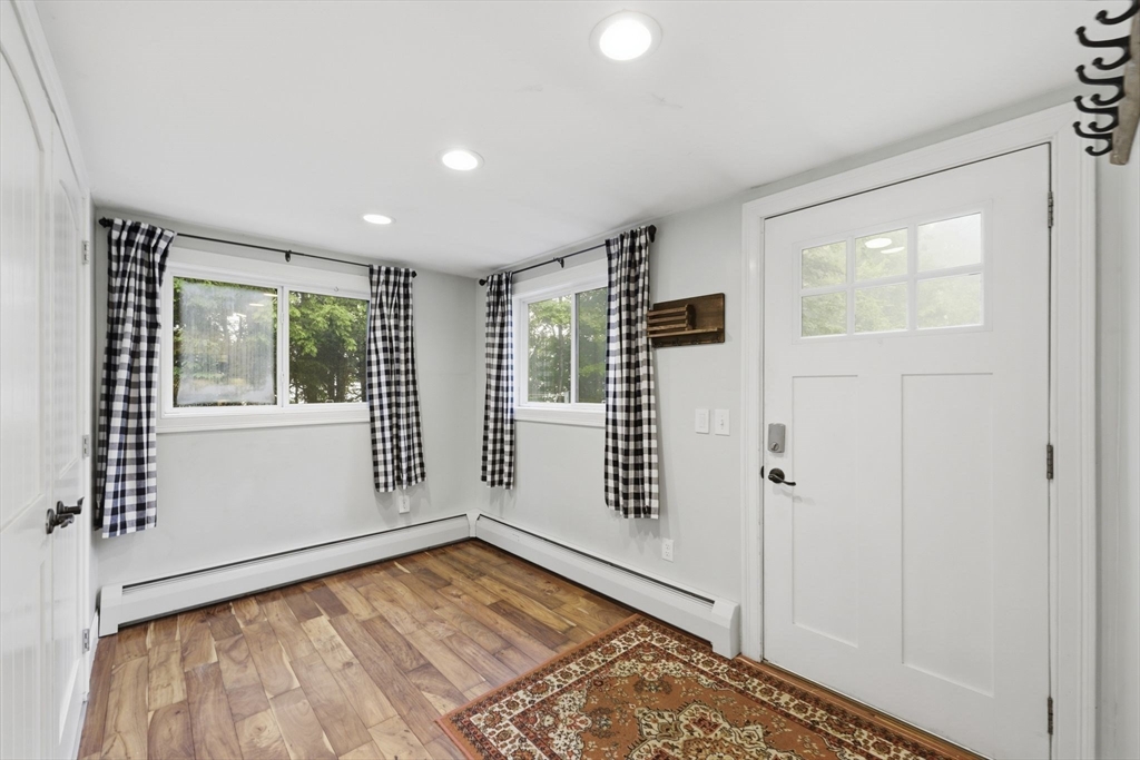 383 Huntington Rd Property Photo 17