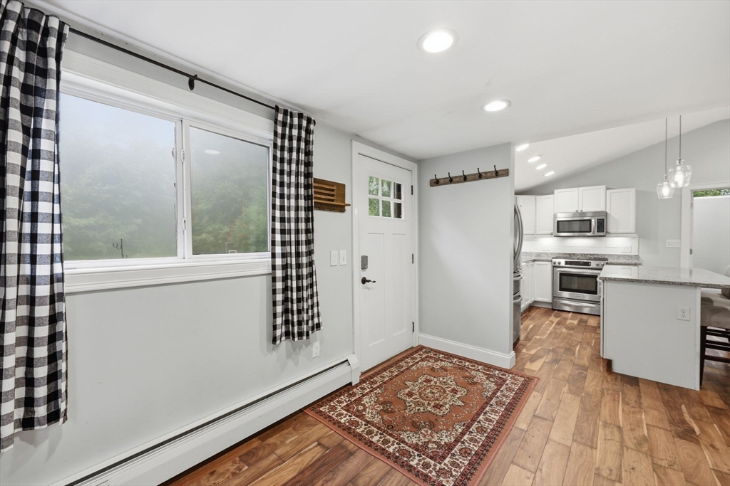 383 Huntington Rd Property Photo 18