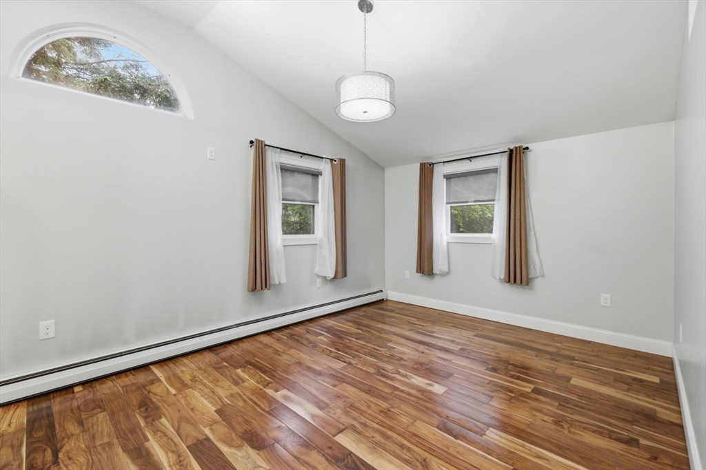 383 Huntington Rd Property Photo 20