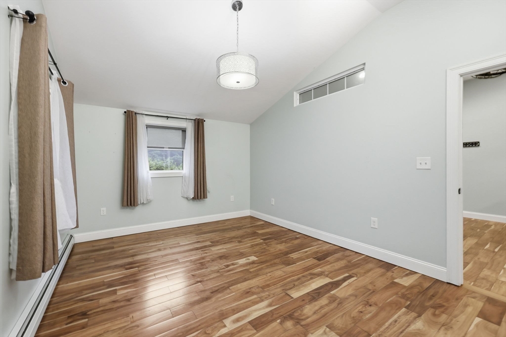 383 Huntington Rd Property Photo 21