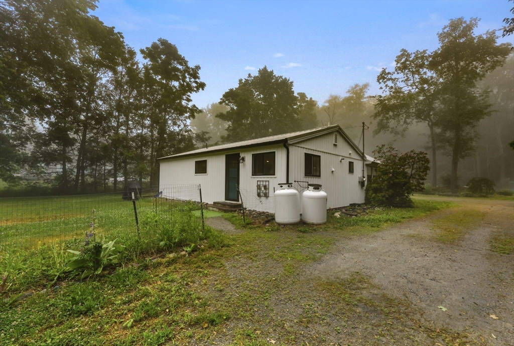 383 Huntington Rd Property Photo 34