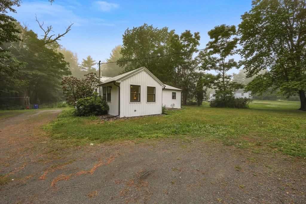 383 Huntington Rd Property Photo 40