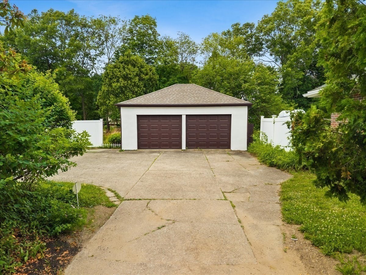 161 Moraine St Property Photo 5