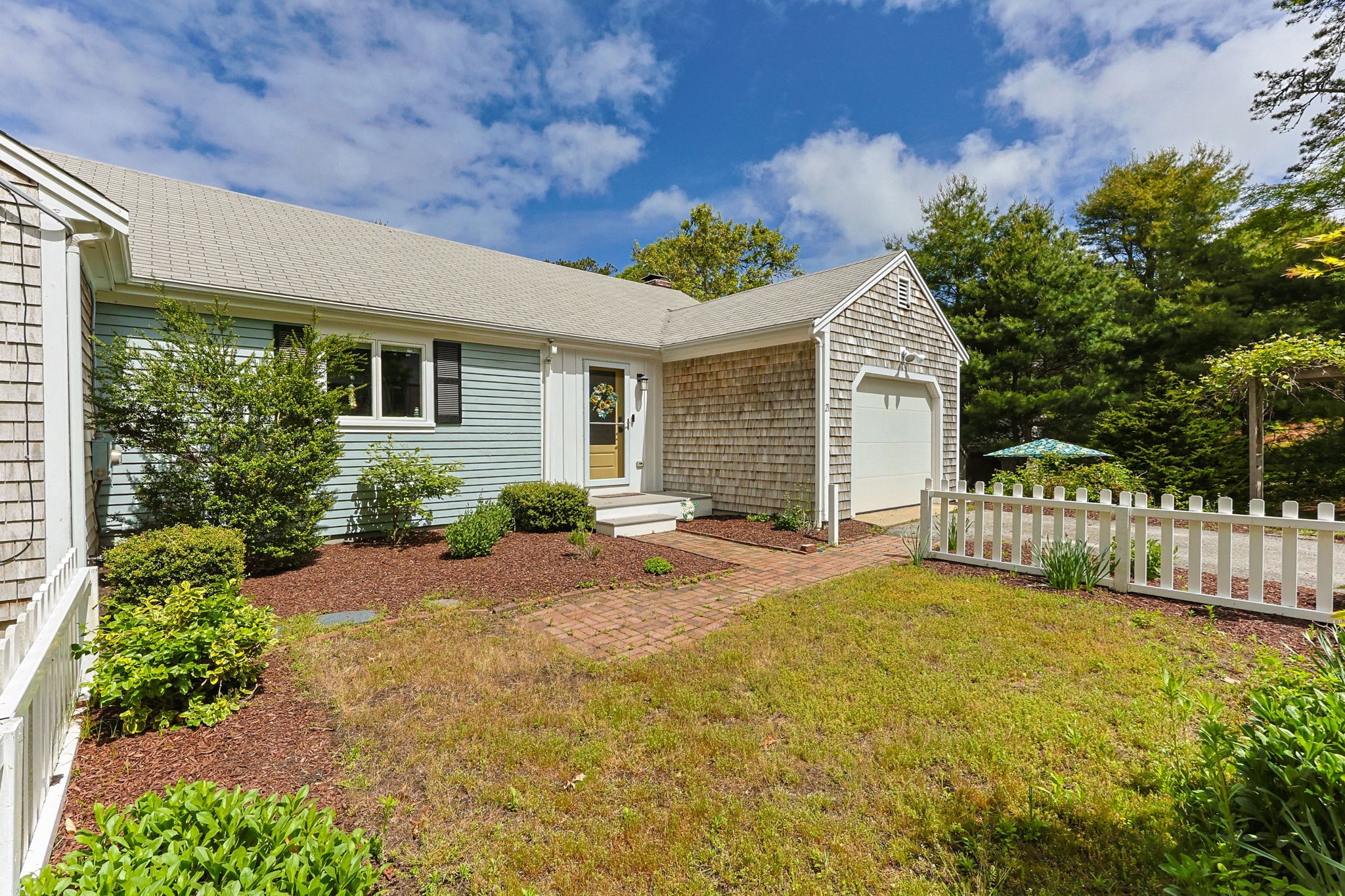 21 Mill Pond Rd Property Photo 2