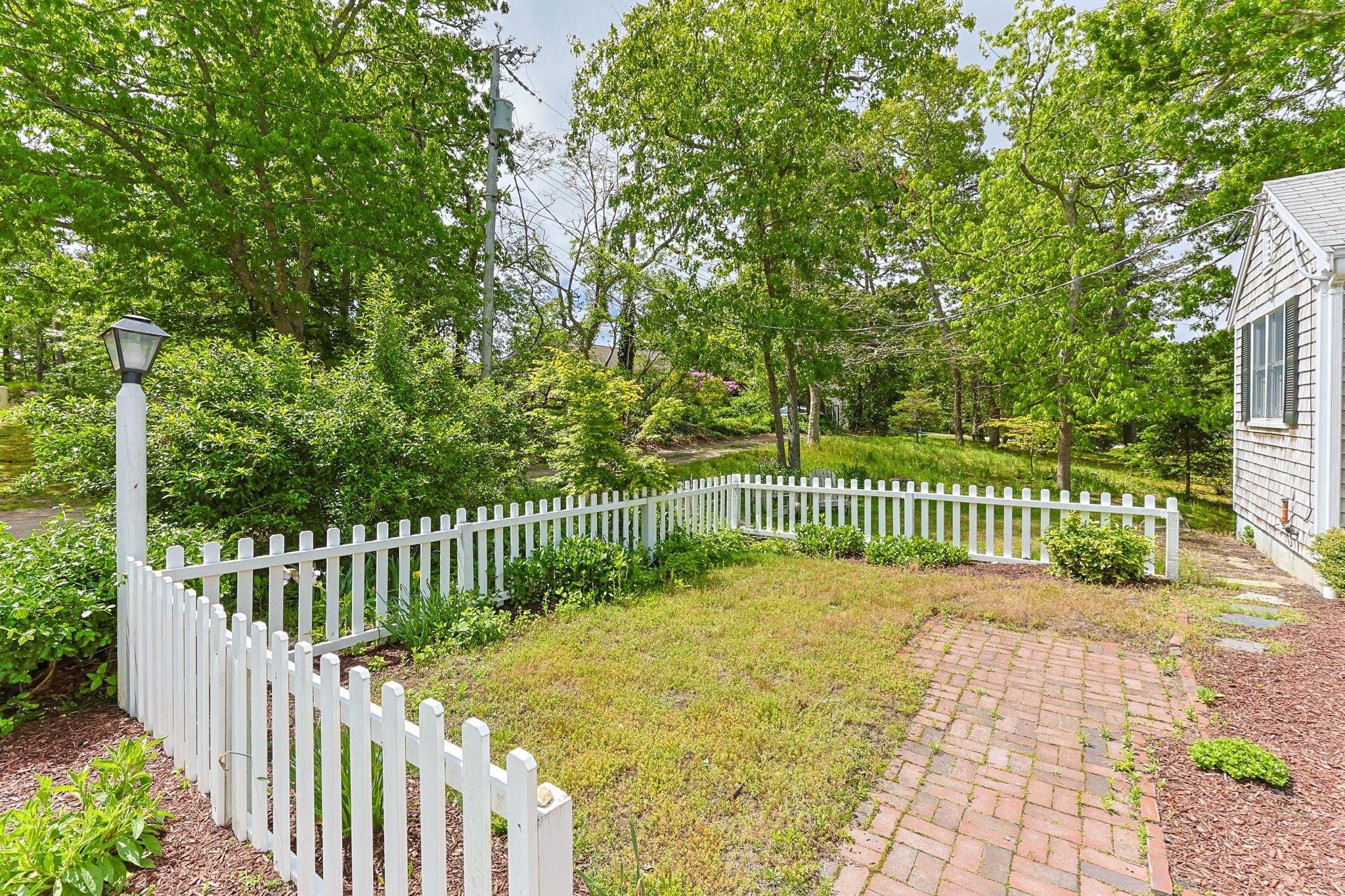 21 Mill Pond Rd Property Photo 3