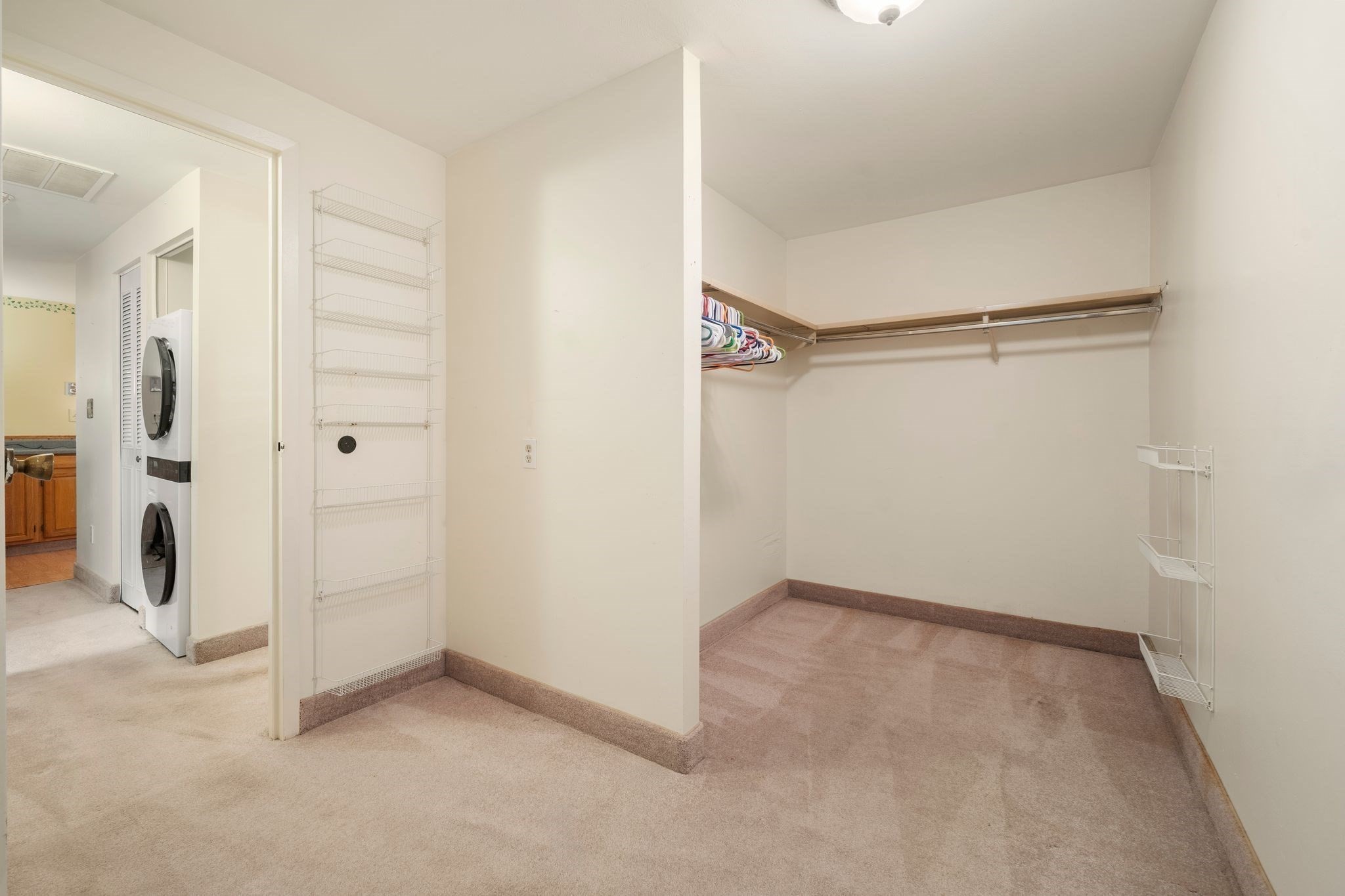 221 Oak # 12 Property Photo 11
