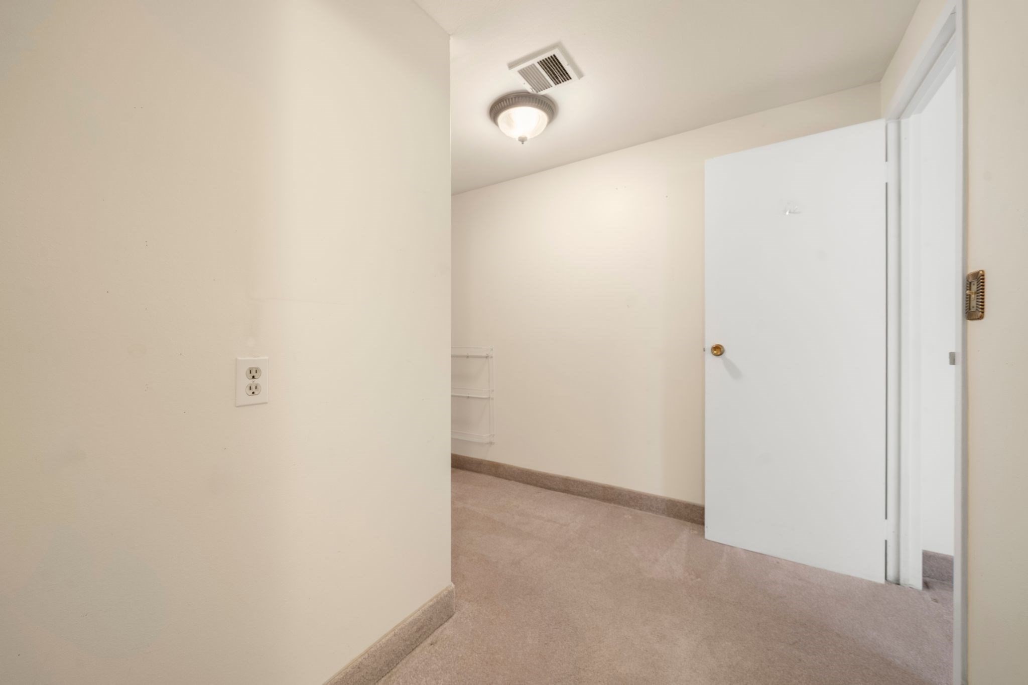 221 Oak # 12 Property Photo 12