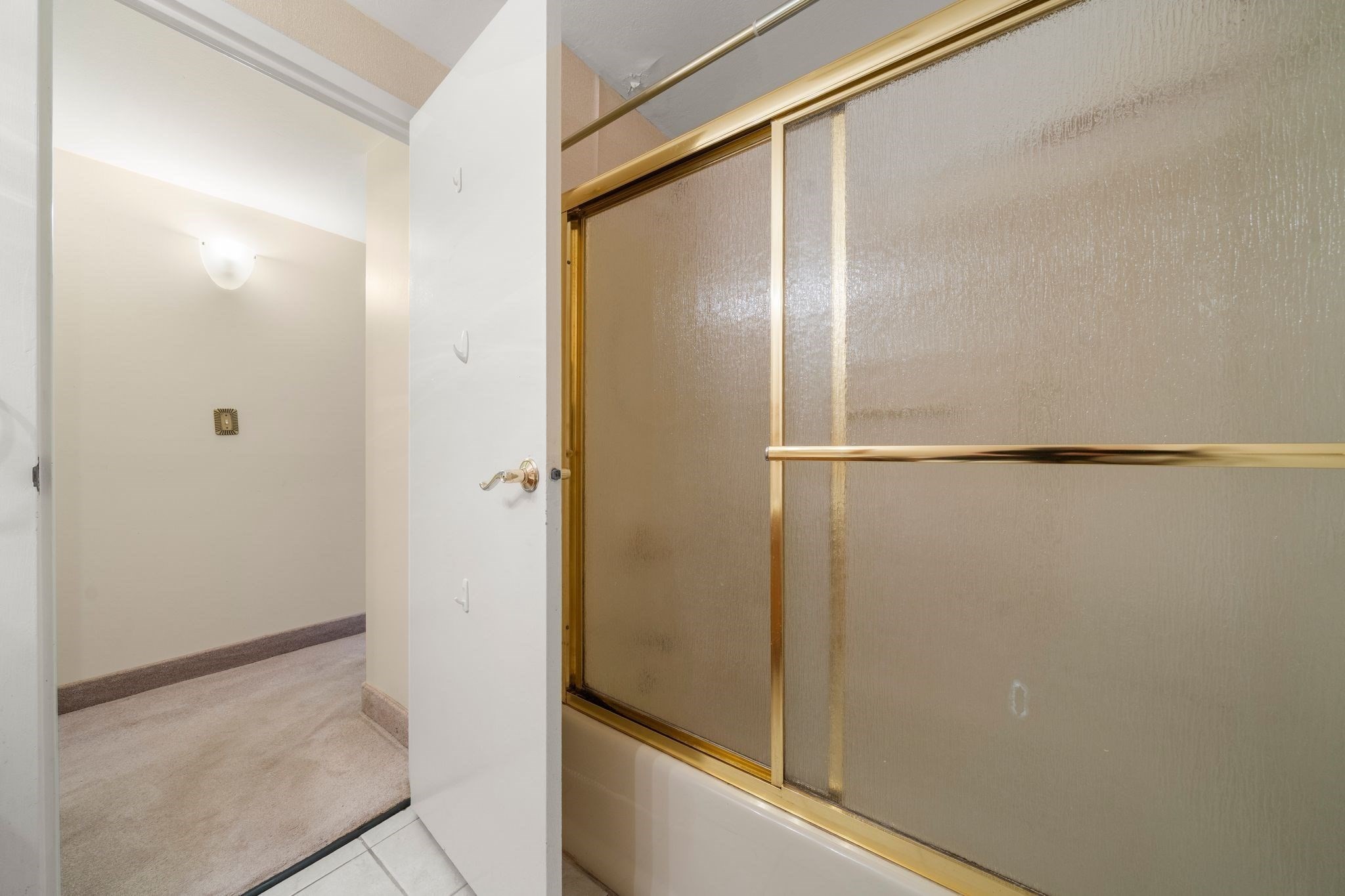 221 Oak # 12 Property Photo 14