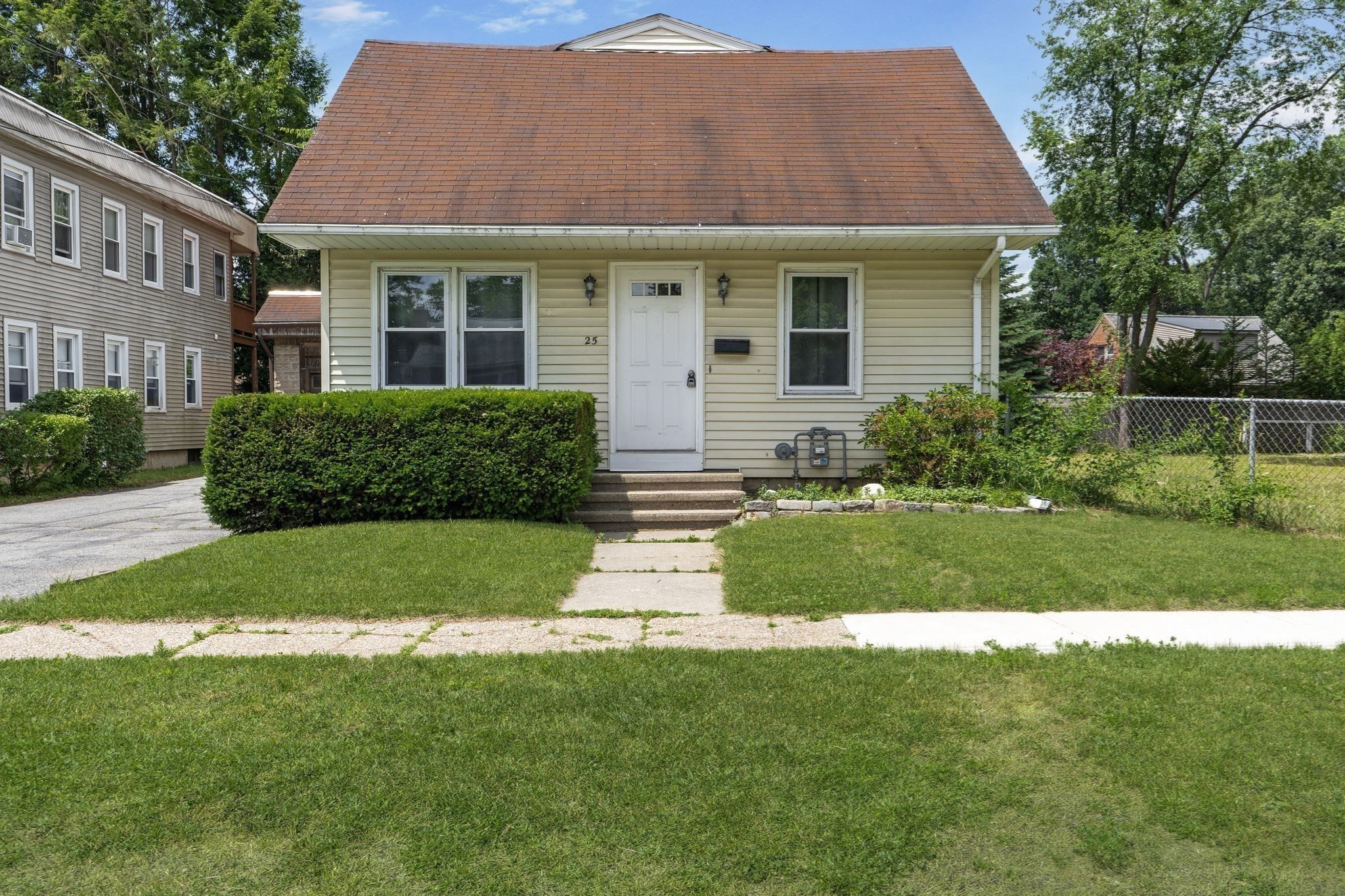 25 Prince Avenue Property Photo 3