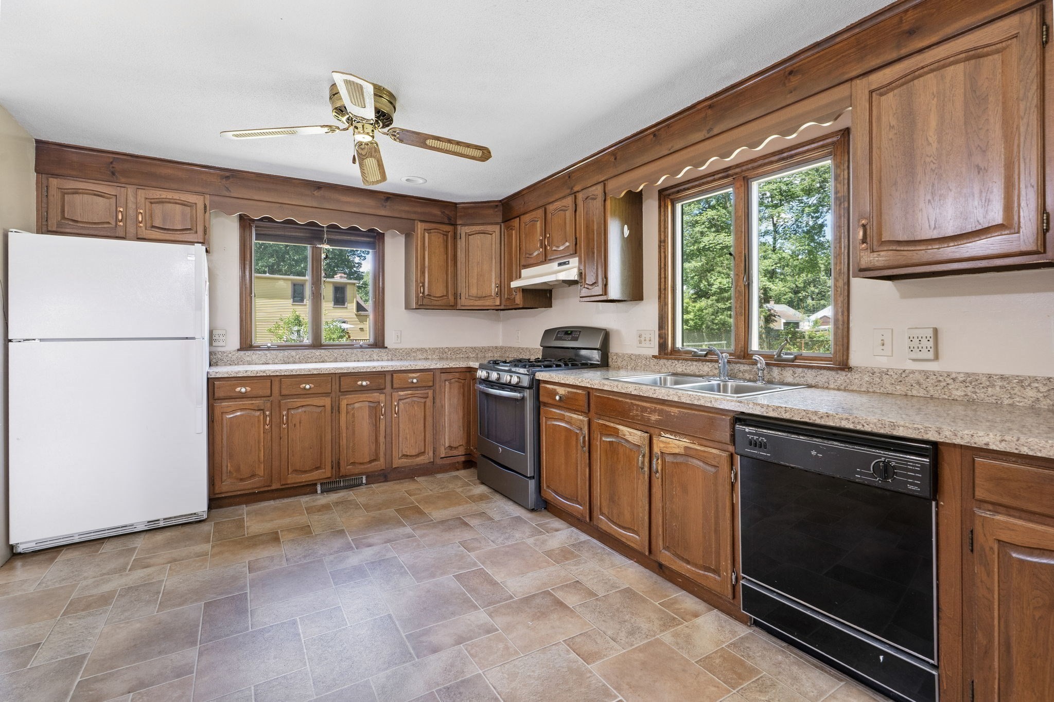 25 Prince Avenue Property Photo 7