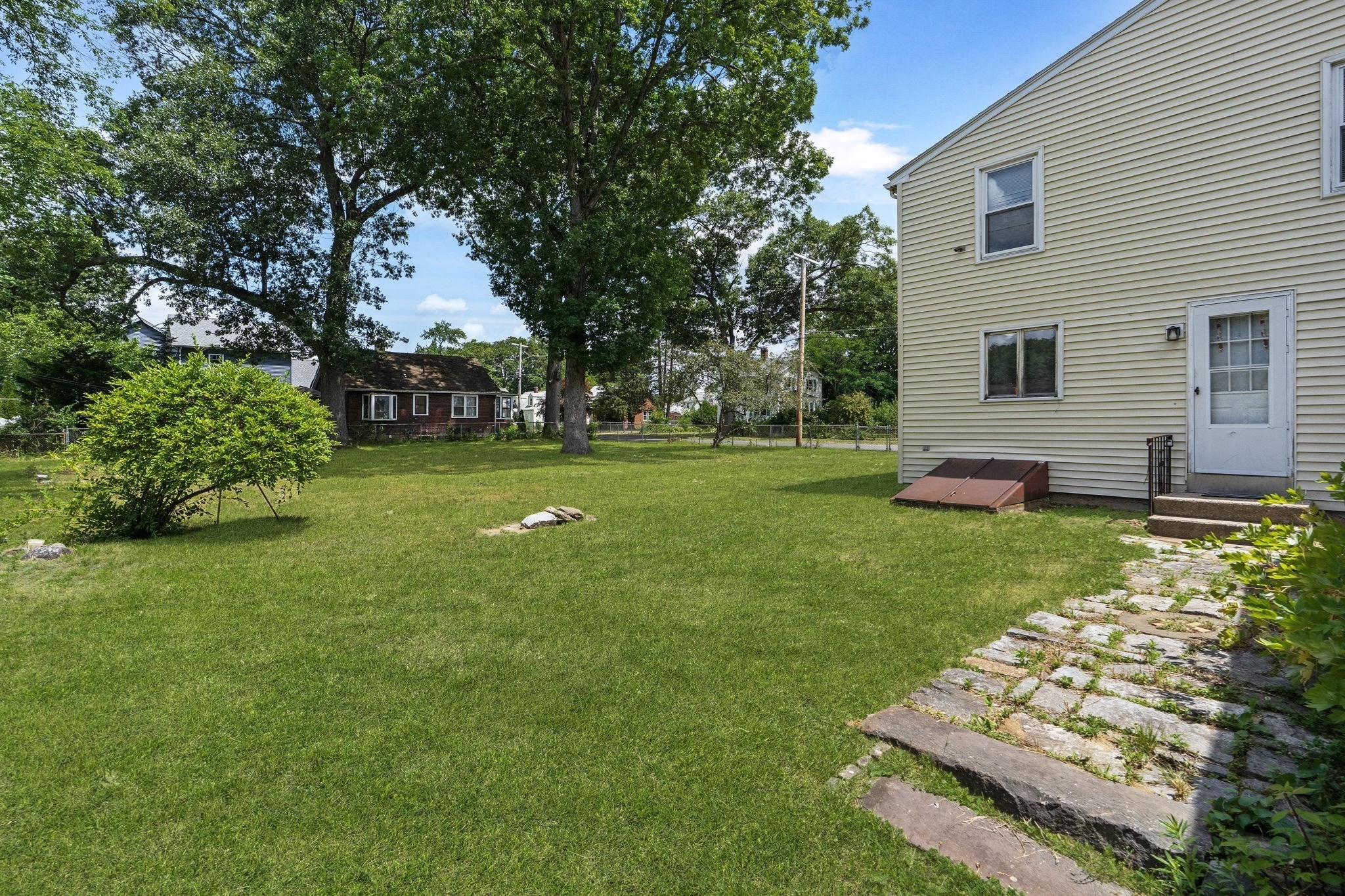 25 Prince Avenue Property Photo 31