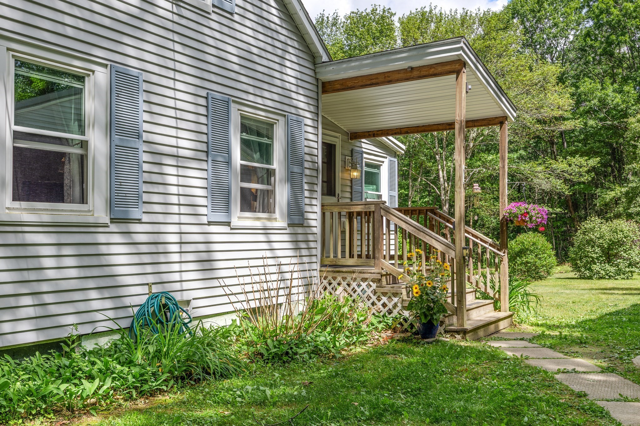 294 North Valley Road Property Photo 11