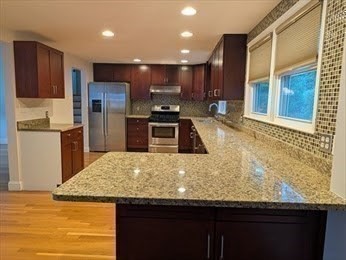 5 Greenleaf Cir Property Photo 5