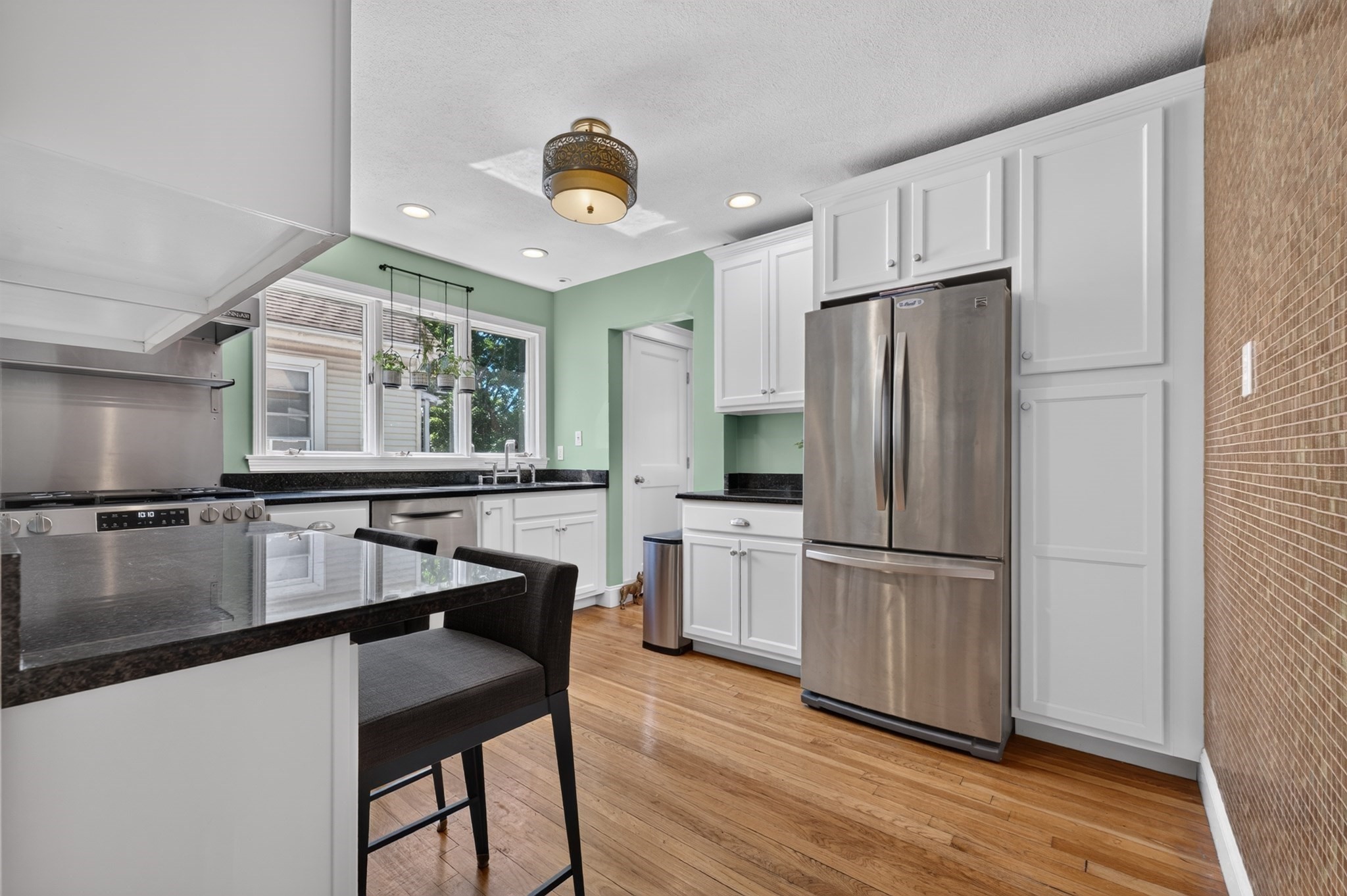 23 Irvington Rd # 2 Property Photo 1