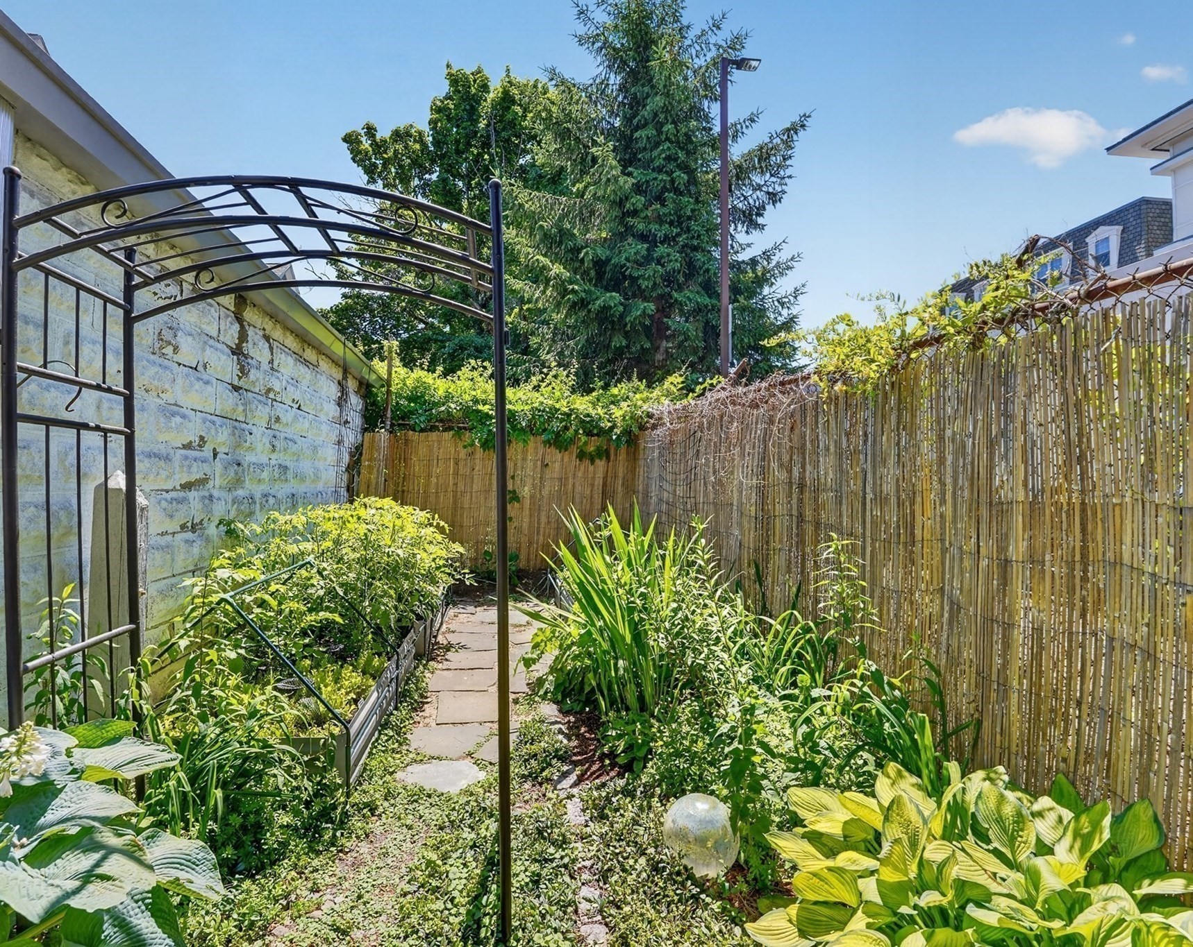 23 Irvington Rd # 2 Property Photo 6