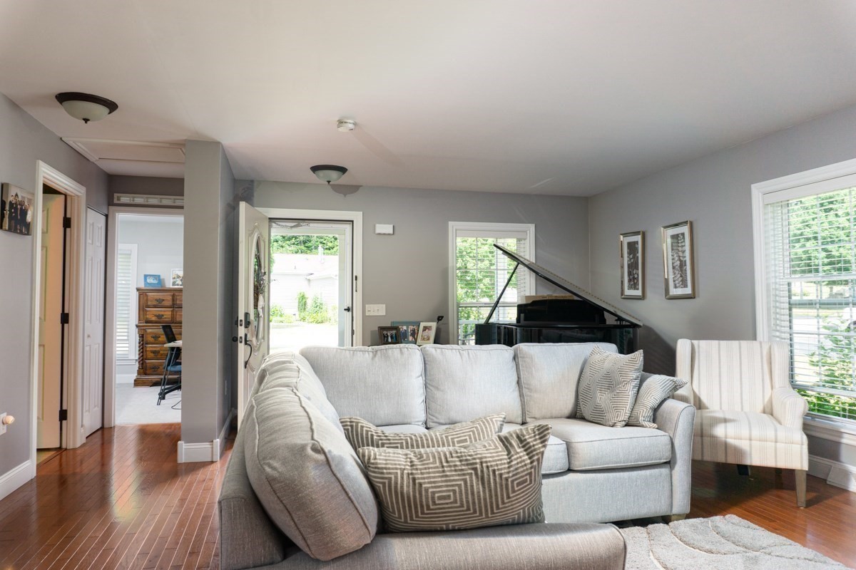 4 Leslie Court Property Photo 5