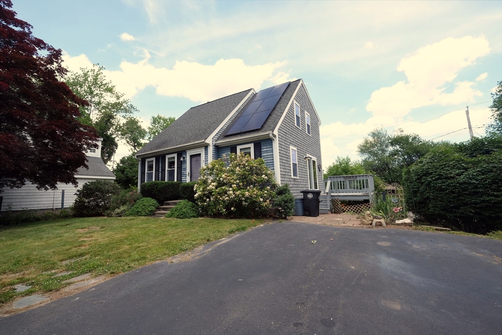 7 Holly St Property Photo 1