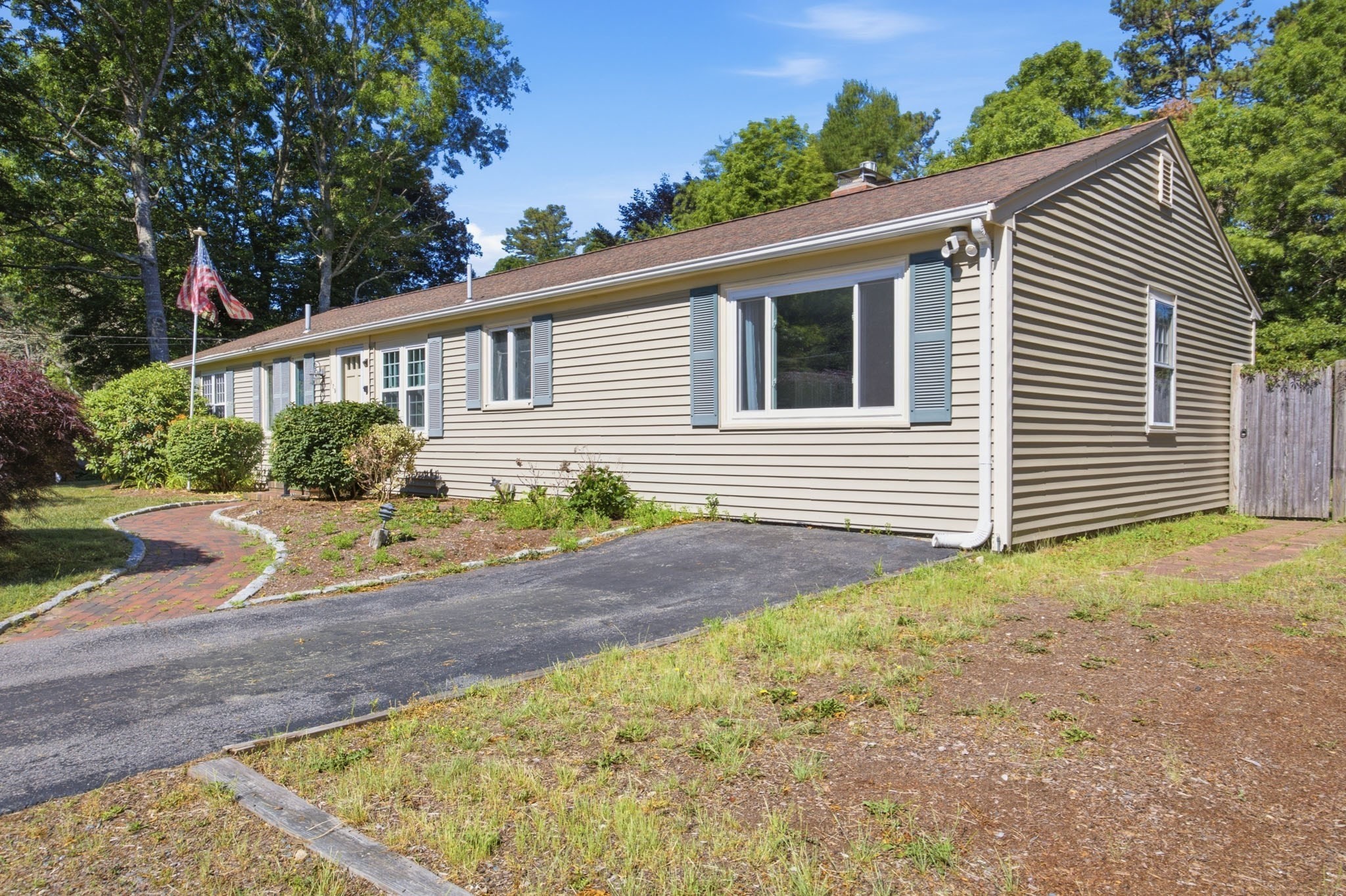 179 Sheaffer Rd Property Photo 2