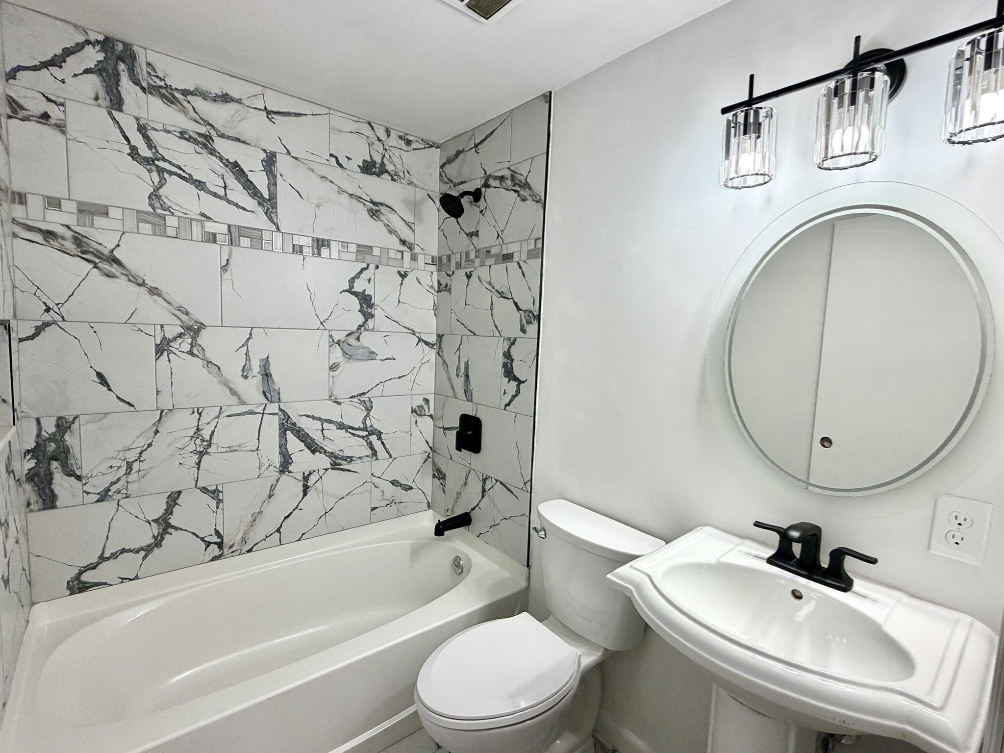 144 West St # 25 Property Photo 4