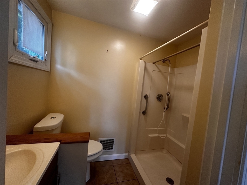 44 Jerome St Property Photo 9