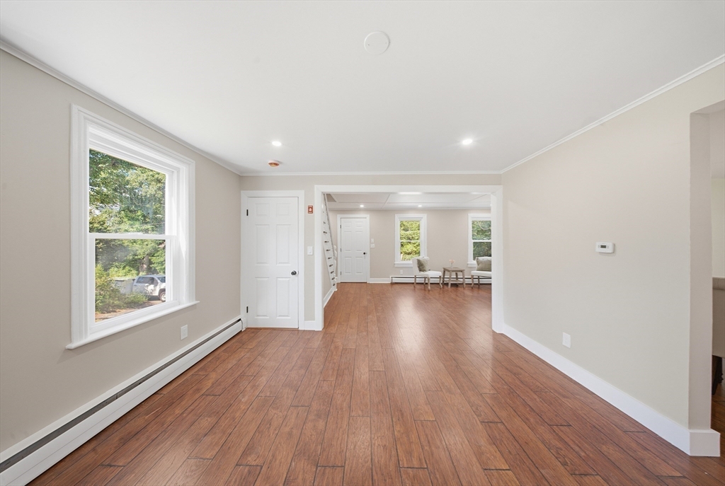 286 Blackstone St Property Photo 5