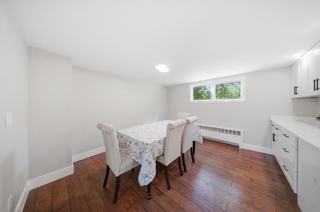 286 Blackstone St Property Photo 7