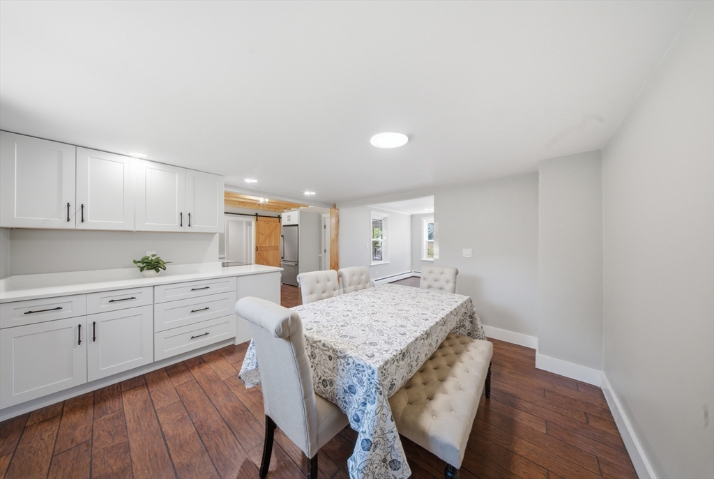 286 Blackstone St Property Photo 8