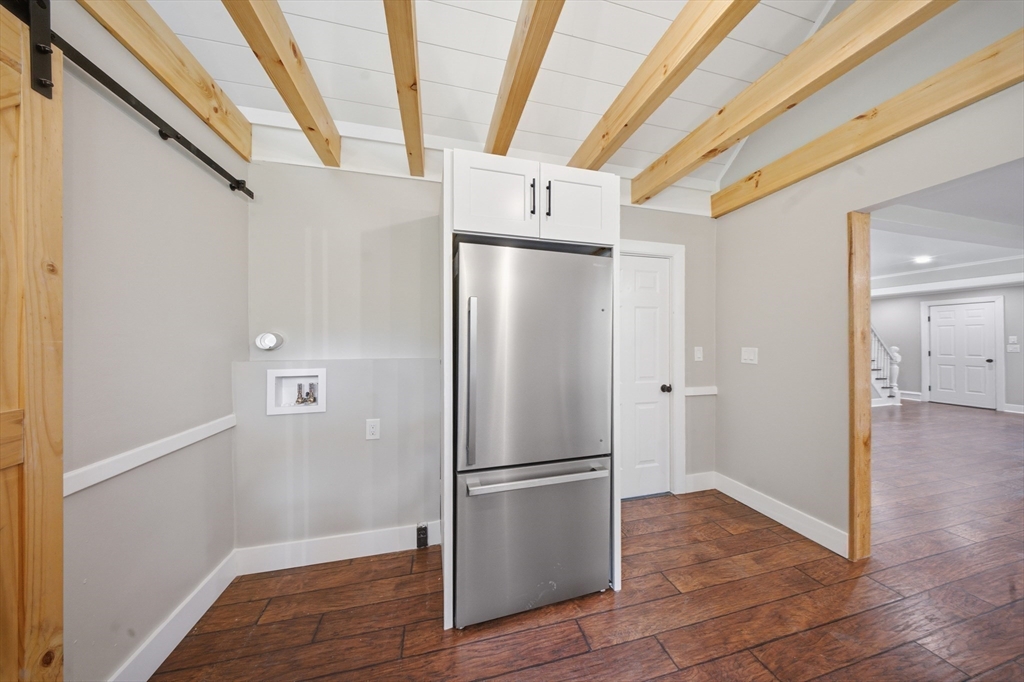286 Blackstone St Property Photo 10