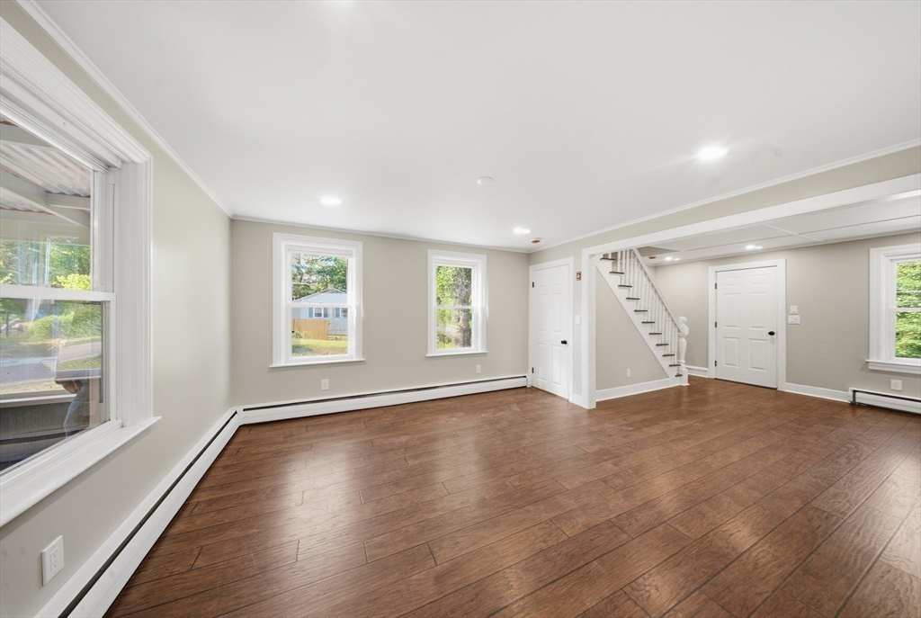 286 Blackstone St Property Photo 11