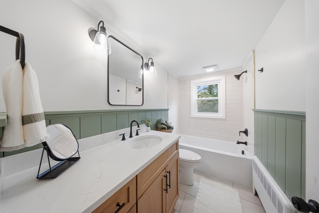 286 Blackstone St Property Photo 13