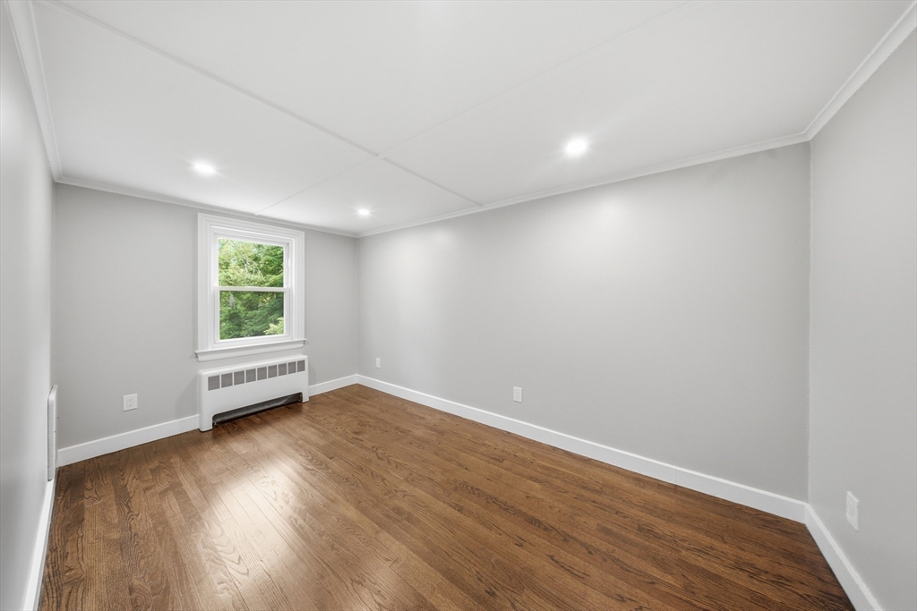 286 Blackstone St Property Photo 17