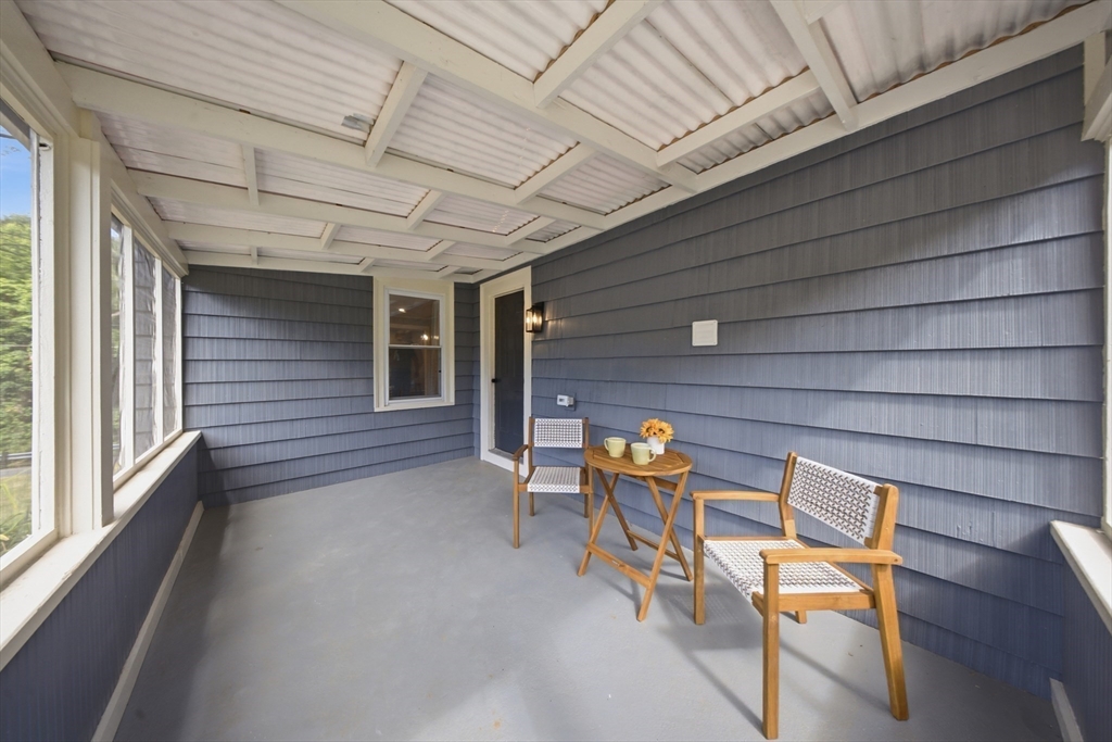 286 Blackstone St Property Photo 19
