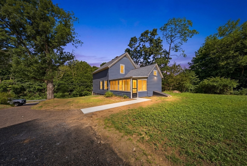 286 Blackstone St Property Photo 22