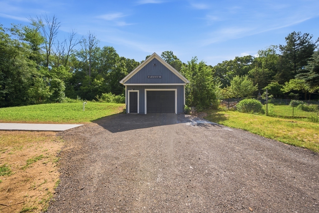 286 Blackstone St Property Photo 24