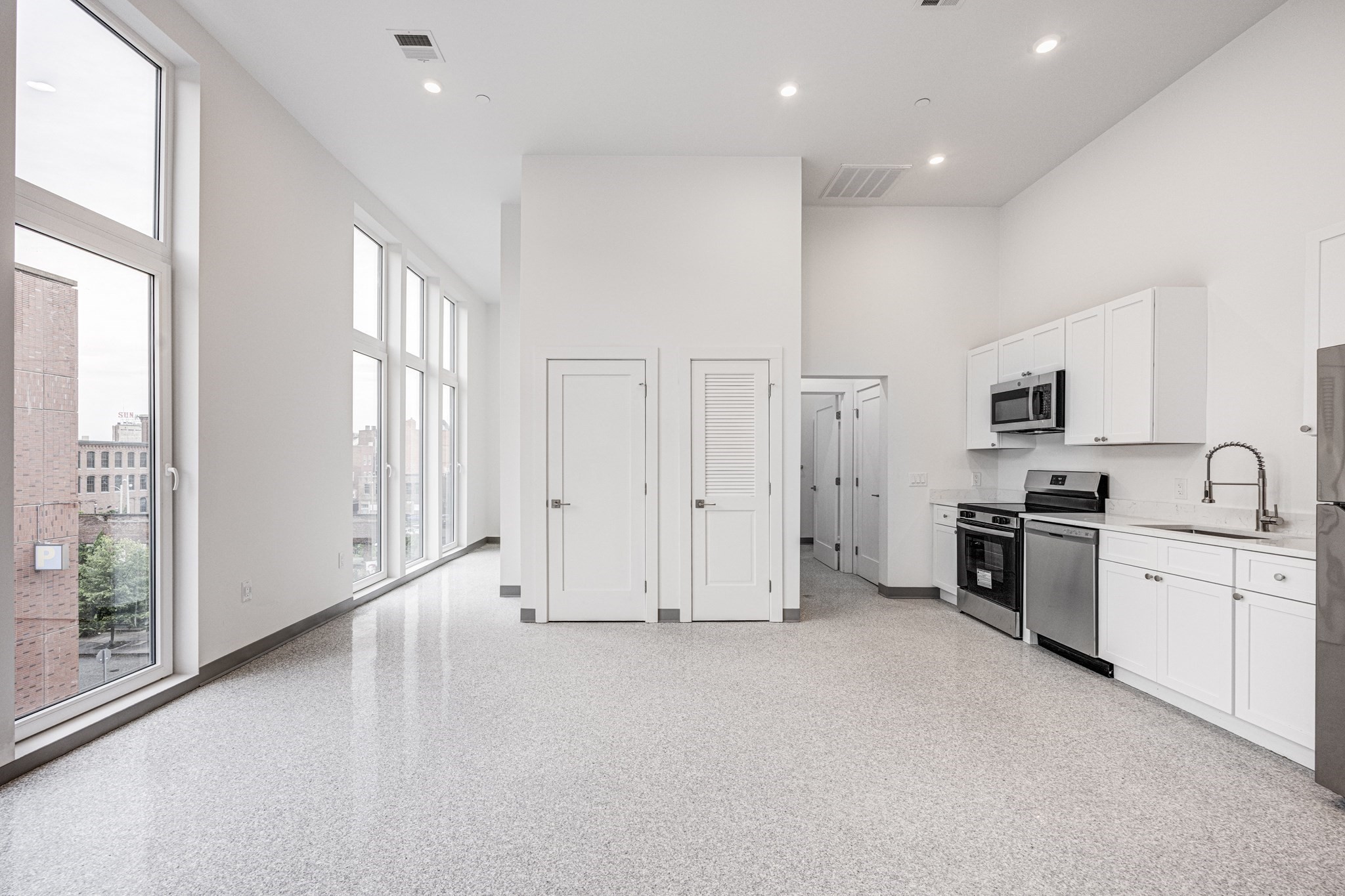 80 Middlesex St # 104 Property Photo 1