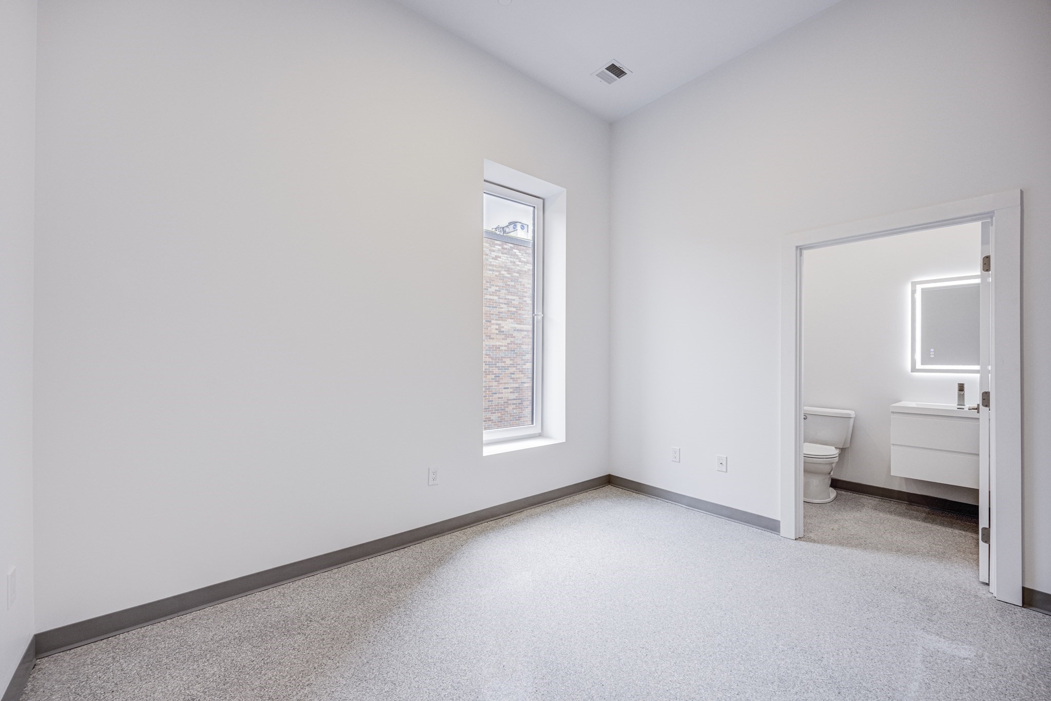 80 Middlesex St # 105 Property Photo 8