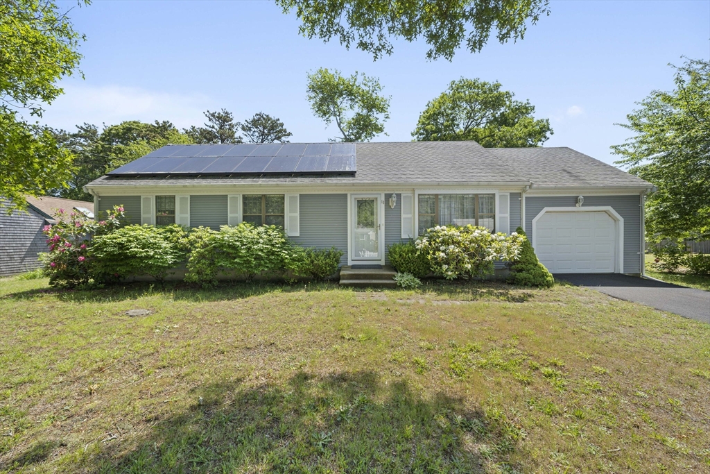 16 Lexington Dr Property Photo 2