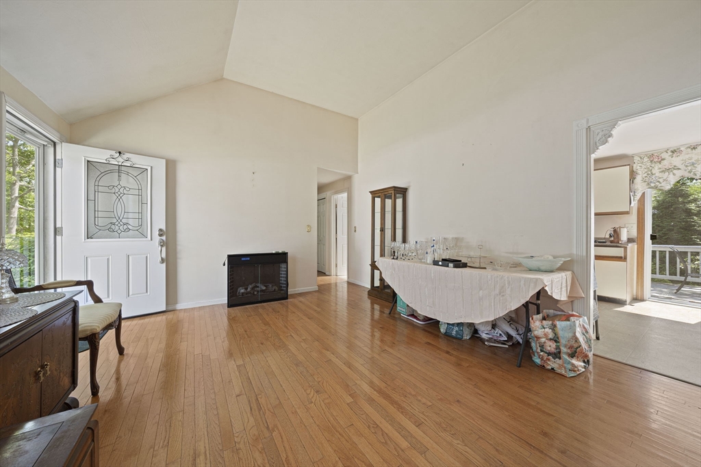 16 Lexington Dr Property Photo 8