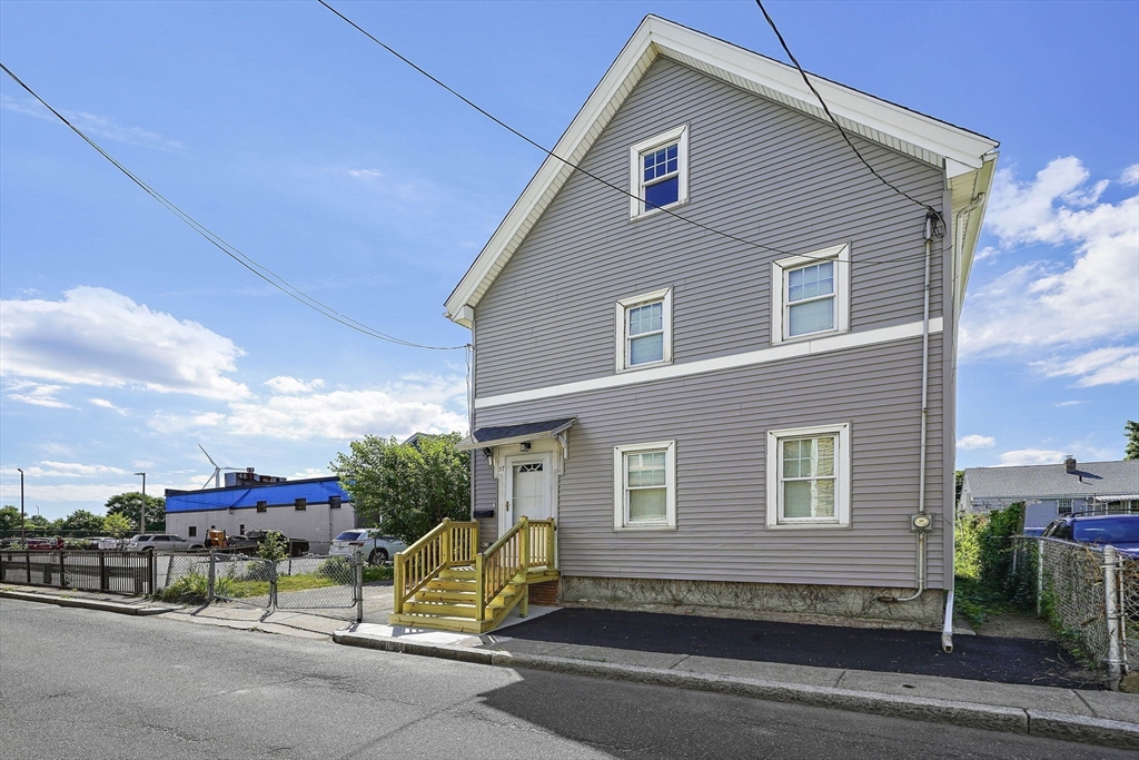 57 Orchardfield St Property Photo 2